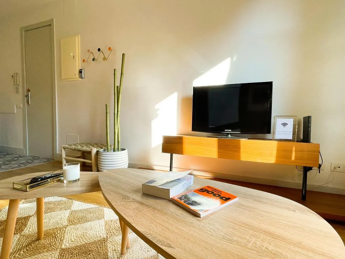 Boutique Pare Lainez - Cozy Stylish One Bedroom Flat Near Sagrada Familia Barcelona Spain