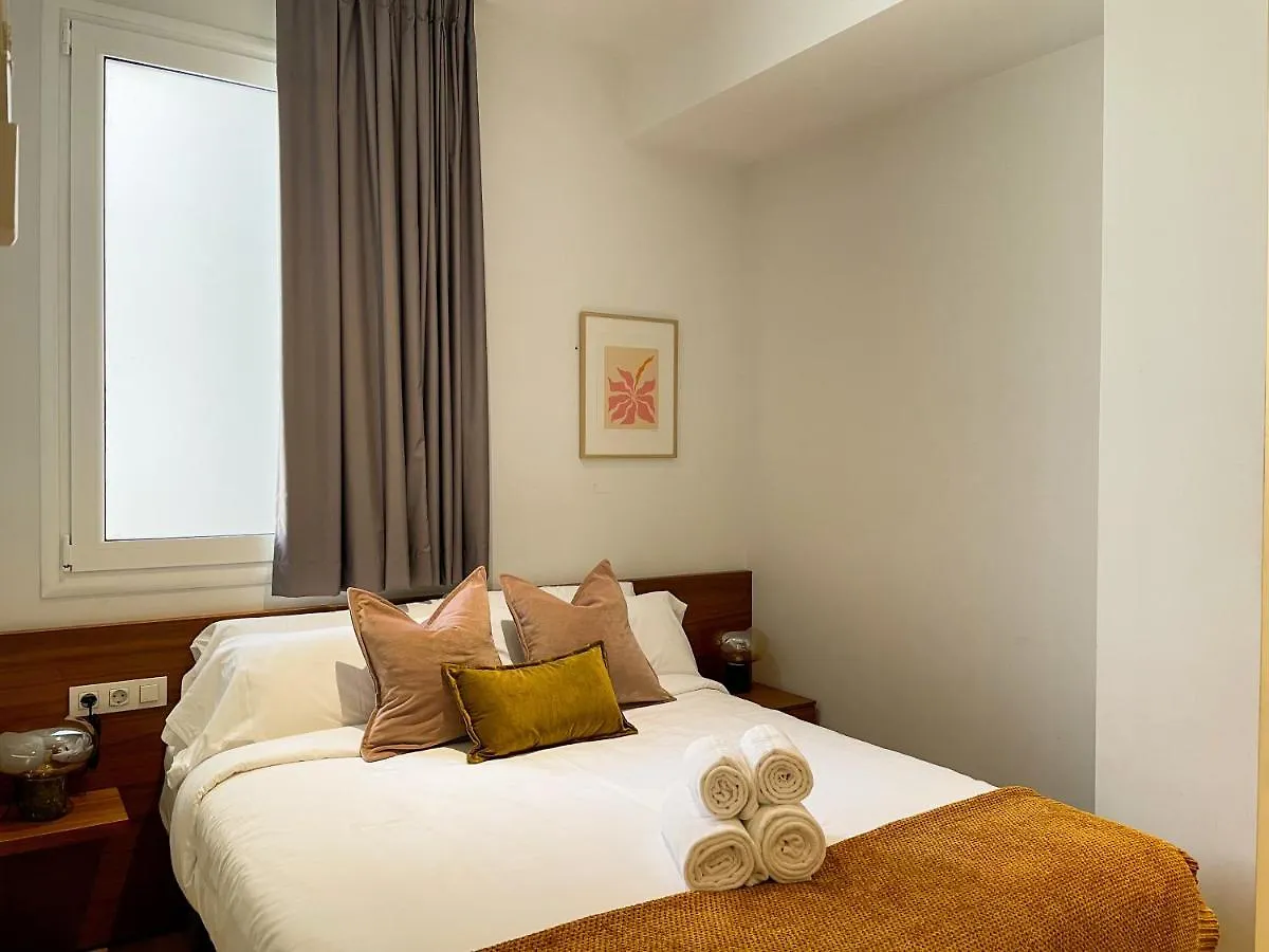 Boutique Pare Lainez - Cozy Stylish One Bedroom Flat Near Sagrada Familia Barcellona 0*,
